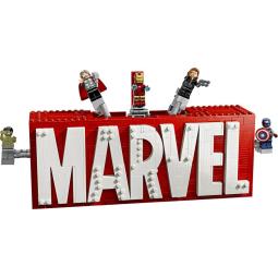 Lego marvel logotipo y figuras