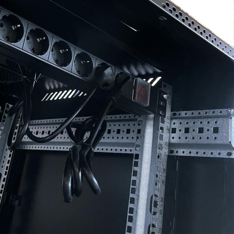 Armario rack 19 pulgadas phasak - pro 22u negro 600x1000 montado