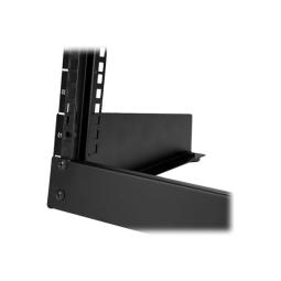 Montaje rack startech 8u